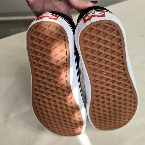 Vans Unisex Floral Black and White Sneakers Women 7, Men 5.5 - Picture 8 of 10